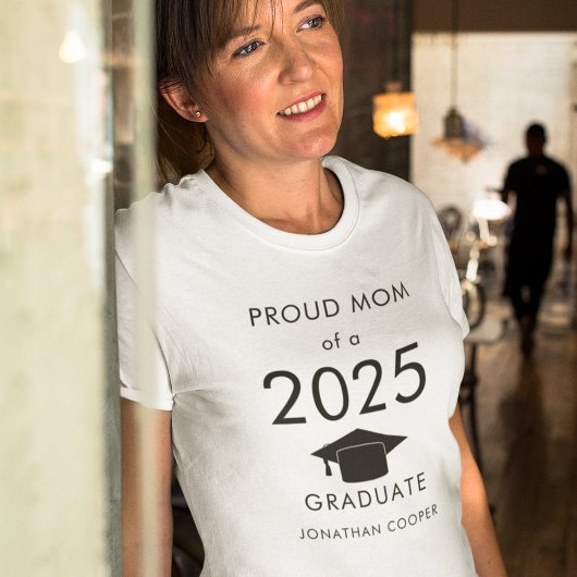 Trotse mama van 2025 Afstuderen Pet Zwart Tekst T- T-shirt