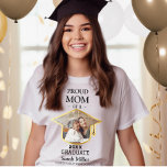 Trotse moeder van een 2025 Afstuderen met een foto T-shirt<br><div class="desc">Vier de mijlpaal van uw kind met dit aangepaste afstuderen shirt voor een trotse moeder! Dit gepersonaliseerde ontwerp bevat een foto van de afstuderen, hun naam en school - een perfecte manier voor moeders om liefde, trots en ondersteuning te shows op deze speciale dag. Of je nu jubelt tijdens de...</div>