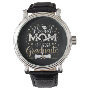 Trotse moeder van een afgestudeerde van de klas va horloge