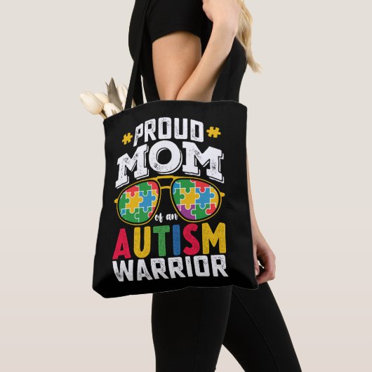 Trotse moeder van een Autisme Warrior familie Tote Bag (Dichtbij)