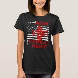 Trotse moeder van een Combat Medic Distress Flag T-shirt