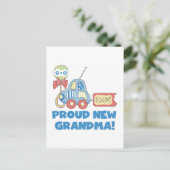 Trotse nieuwe oma-het is een jongen Tshirts en ges Aankondigingskaart (Staand voorkant)