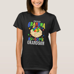 Trotse oma van Au Some kleinzoon Autisme bewustzij T-shirt