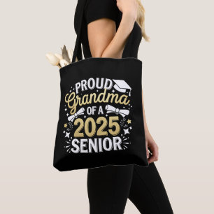 Trotse oma van een afgestudeerde in 2025 afstudeer tote bag