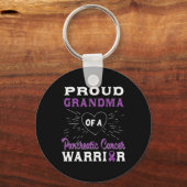 Trotse oma van een alvleesklier kankerstrijder op  sleutelhanger (Voorkant)