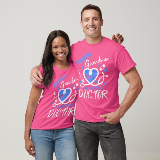 Trotse oma van een toekomstige dokter t-shirt (Unisex)