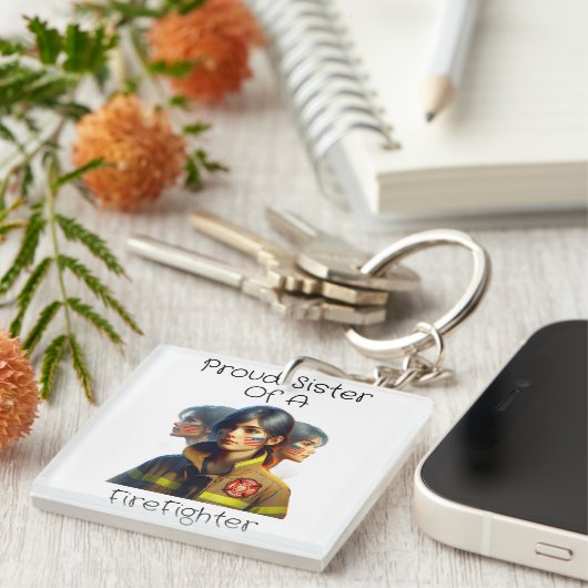Trotse zus van een brandweerman vastberaden look w sleutelhanger (Voorkant Rechts)