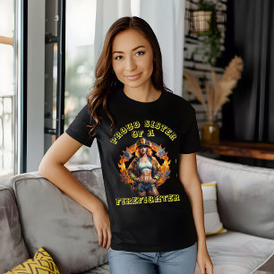 Trotse zus van een brandweerman vastberadenheid t-shirt