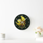Trout Lily And Firefly Floral Personalized Ronde Klok (Huis)