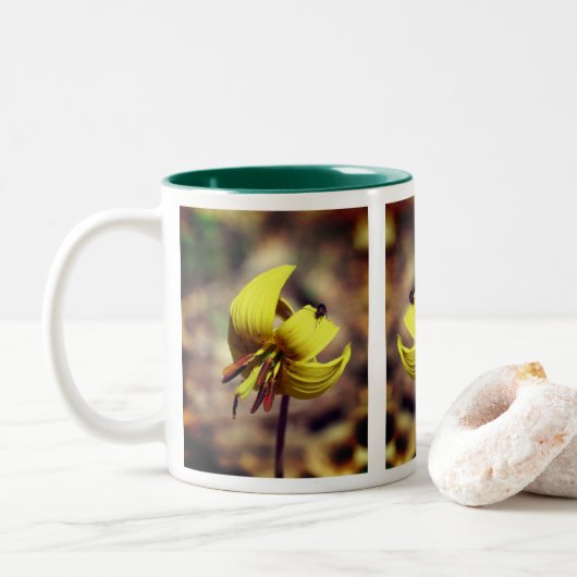 Trout Lily en Friend Tweekleurige Koffiemok (Met donut)