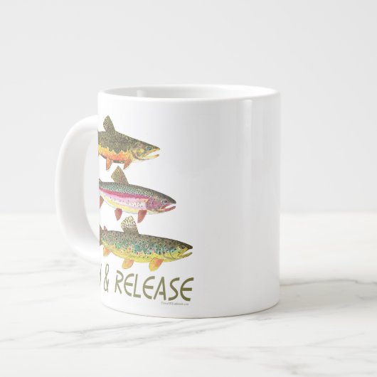 Trout vangen en vrijgeven grote koffiekop (Links)