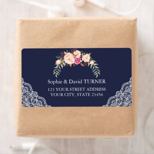 Trouw Charm Blush Roze Bloemen Kant Blauwe Etiket (Insitu)