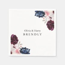 Trouw met elegante bloemmotieven in Bourgondiëroze