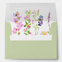 Trouw met groene wilde bloemen in de tuin