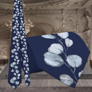 Trouw met marineblauw en stoffig blauwe eucalyptus stropdas