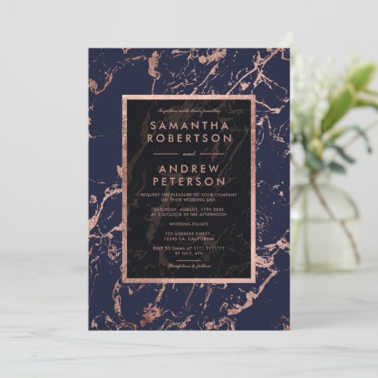 Trouw met marineblauw rozegoud kader marmer kaart (Staand voorkant)