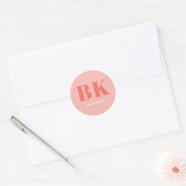 Trouw met moderne koraalroze en roze monogram ronde sticker