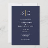 Trouw met monogram in Navy Blauw en Goud QR Code Kaart (Voorkant)