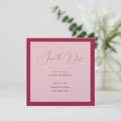 Trouw Professioneel Minimalistisch Roze Rode Kleur Save The Date (Staand voorkant)