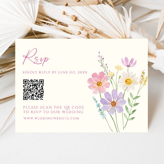 Trouw RSVP kaart met QR-code voor wilde bloementui