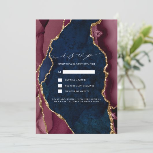 Trouw-RSVP-uitnodiging in Navy, Burgundy & Goud Ag Kaart (Staand voorkant)