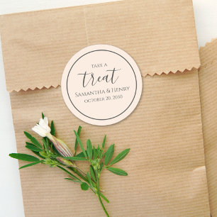 Trouw Simpele Calligrafie Script Behandel Perzik Ronde Sticker