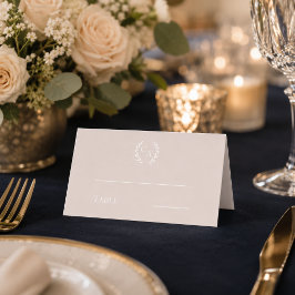 Trouw taupe crèmekleurige monogram krans plaatskaartje