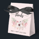 Trouw Trouw Dank U Zachte Roze Bloemen Doosjes<br><div class="desc">Trouw Trouw Dank U Zachte Roze Bloemen Doosjes. Stijlvol personaliseren met uw eigen namen en datum.</div>