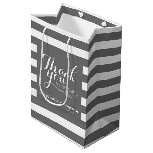 Trouw Trouwkaart met modern gestreept patroon Medium Cadeauzakje (Voorkant Gekanteld)