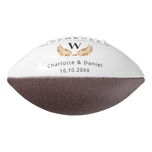 Trouw wit zwart gouden laurierkrans monogram american football