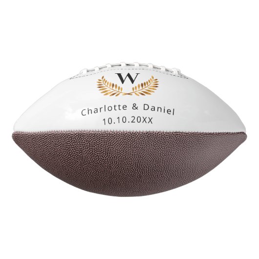 Trouw wit zwart gouden laurierkrans monogram american football (Gedraaid 270)