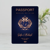 Trouwbestemming Paspoort Gouden Kuif Monogram Folie Uitnodiging (Staand Voorkant)