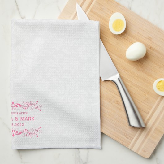 Trouwbloem roze kant op witte damast theedoek (Quarter Fold)