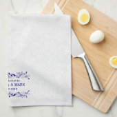 Trouwbloem roze kant op witte damast theedoek (Quarter Fold)