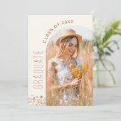 Trouwboog met wilde bloemen voor afstudeerfeest fo kaart (Staand voorkant)