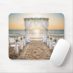 Trouwboog op het strand met zonsondergang muismat