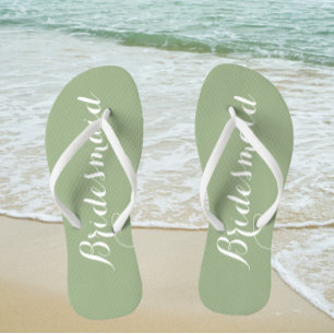 Trouwbruidsmeisje trendy salie groen teenslippers