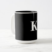 Trouwcadeau met monogram Partijfavoriet Zwart Wit Tweekleurige Koffiemok (Voorkant links)