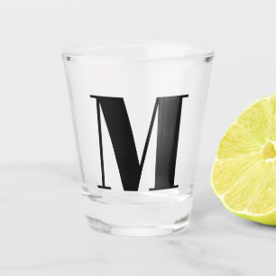 Trouwcadeau met monogram voor bruidsfeest als brui shot glas