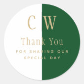 Trouwcadeautas met monogram en smaragdgroene goude ronde sticker (Voorkant)