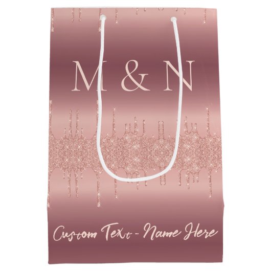 Trouwcadeautas Rose Gold met eigen naam en letters Medium Cadeauzakje (Achterkant)