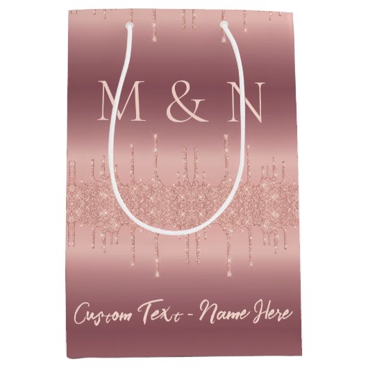 Trouwcadeautas van roze goud met eigen naam en let medium cadeauzakje (Voorkant)