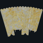 Trouwcadeautjes met zilveren randje bedankdoosjes<br><div class="desc">Trouwcadeautjes voor gasten in de vorm van een doosje met een zilveren randje. Vul ze met popcorn of een traktatie!</div>