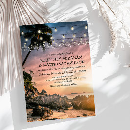 Trouwdag aan het oceaanstrand bij zonsondergang kaart