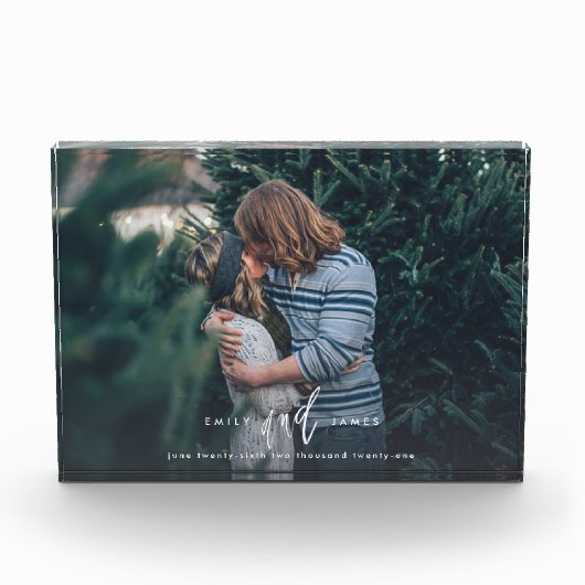 Trouwdatum Trendy Lettering Aangepaste Foto Blok (Voorkant)