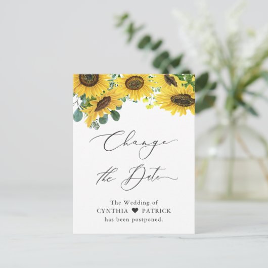 Trouwdatum Wijzigen Elegante Zonnebloem Script Briefkaart (Staand voorkant)