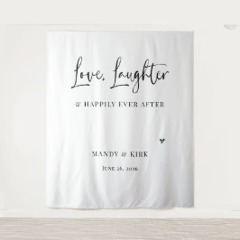 trouwdecoratie met de tekst love laughter happily wandkleed