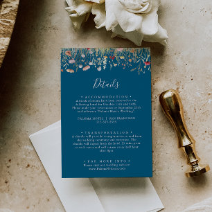 Trouwdetails in marineblauw, boho en wilde bloemen informatiekaartje