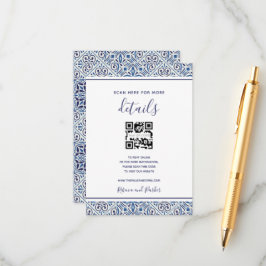 Trouwdetails met blauwe tegels QR-code insteekkaar Informatiekaartje