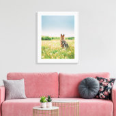 Trouwe blik in de weide canvas afdruk (Insitu (Woonkamer))